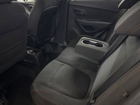 Used 2018 Chevrolet Trax LS FWD image 18