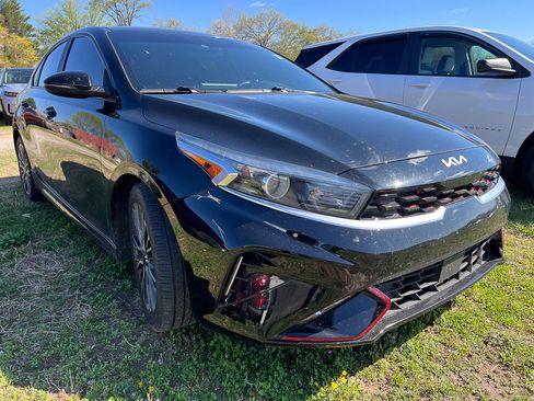Used 2023 Kia Forte GT-Line w/ GT-Line Premium Package FWD image 7