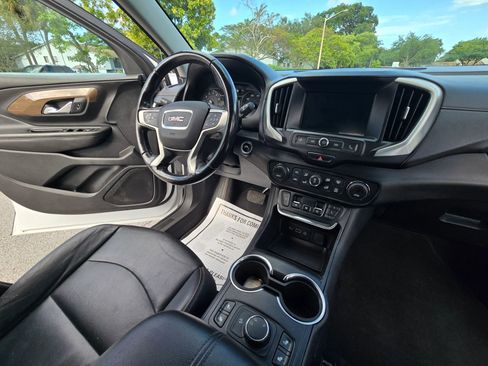 Used 2020 GMC Terrain SLT AWD/4WD image 32
