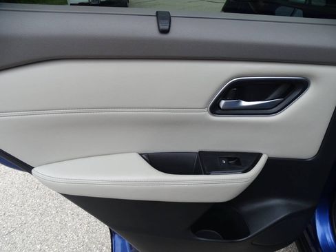 Used 2021 Nissan Rogue AWD SV w/ SV Premium Package image 38
