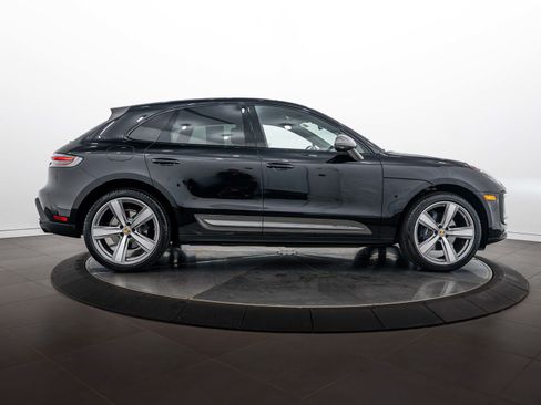 Certified 2026 Porsche Macan Turbo AWD/4WD image 8