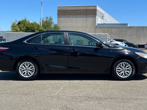 Used 2016 Toyota Camry LE FWD image 6