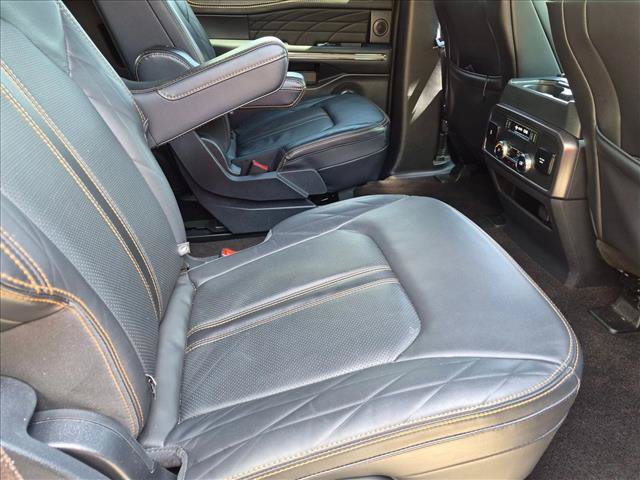 Used 2023 Ford Expedition Platinum RWD image 21