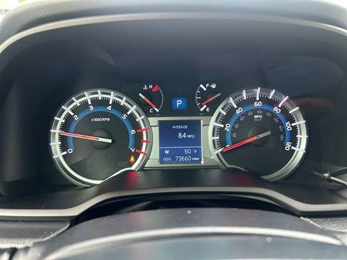 Used 2016 Toyota 4Runner SR5 AWD/4WD image 14