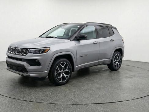Used 2025 Jeep Compass Limited AWD/4WD image 3