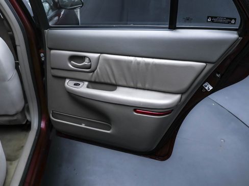 Used 2002 Buick Century Custom w/ Custom Premium Pkg image 16