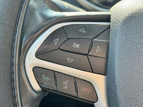 Used 2014 Jeep Cherokee Limited FWD image 11