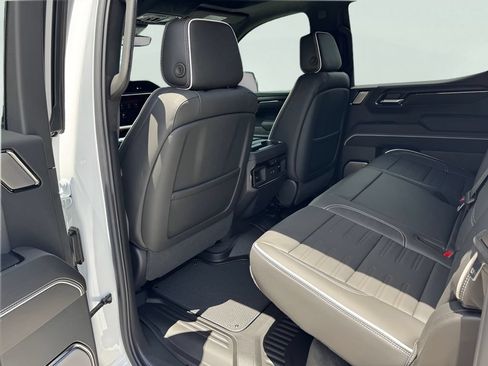 New 2026 GMC Sierra 1500 AT4X AWD/4WD image 15