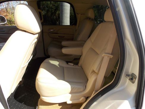 Used 2007 Cadillac Escalade 2WD w/ Information Package image 18