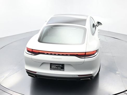 Used 2022 Porsche Panamera image 37