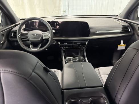 New 2026 Chevrolet Traverse LT w/ Midnight/Sport Edition image 3