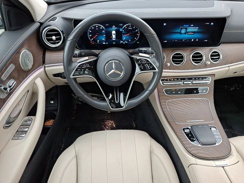Used 2022 Mercedes-Benz E 350 4MATIC Sedan image 11