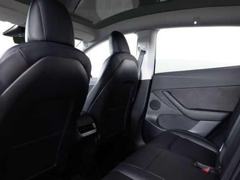 Used 2021 Tesla Model Y Long Range image 20