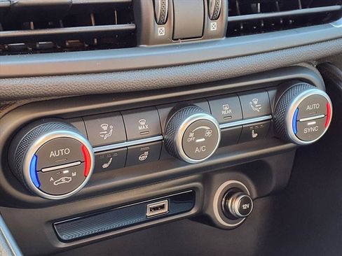 New 2025 Alfa Romeo Giulia w/ Driving Assist Package RWD image 15