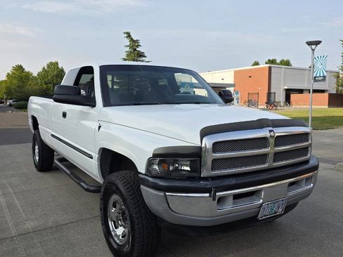 Used 1998 Dodge Ram 2500 Truck 4x4 Club Cab image 3