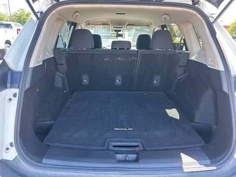 Used 2023 Nissan Rogue S FWD image 27