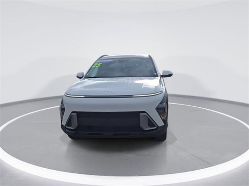 Certified 2025 Hyundai Kona SEL image 3