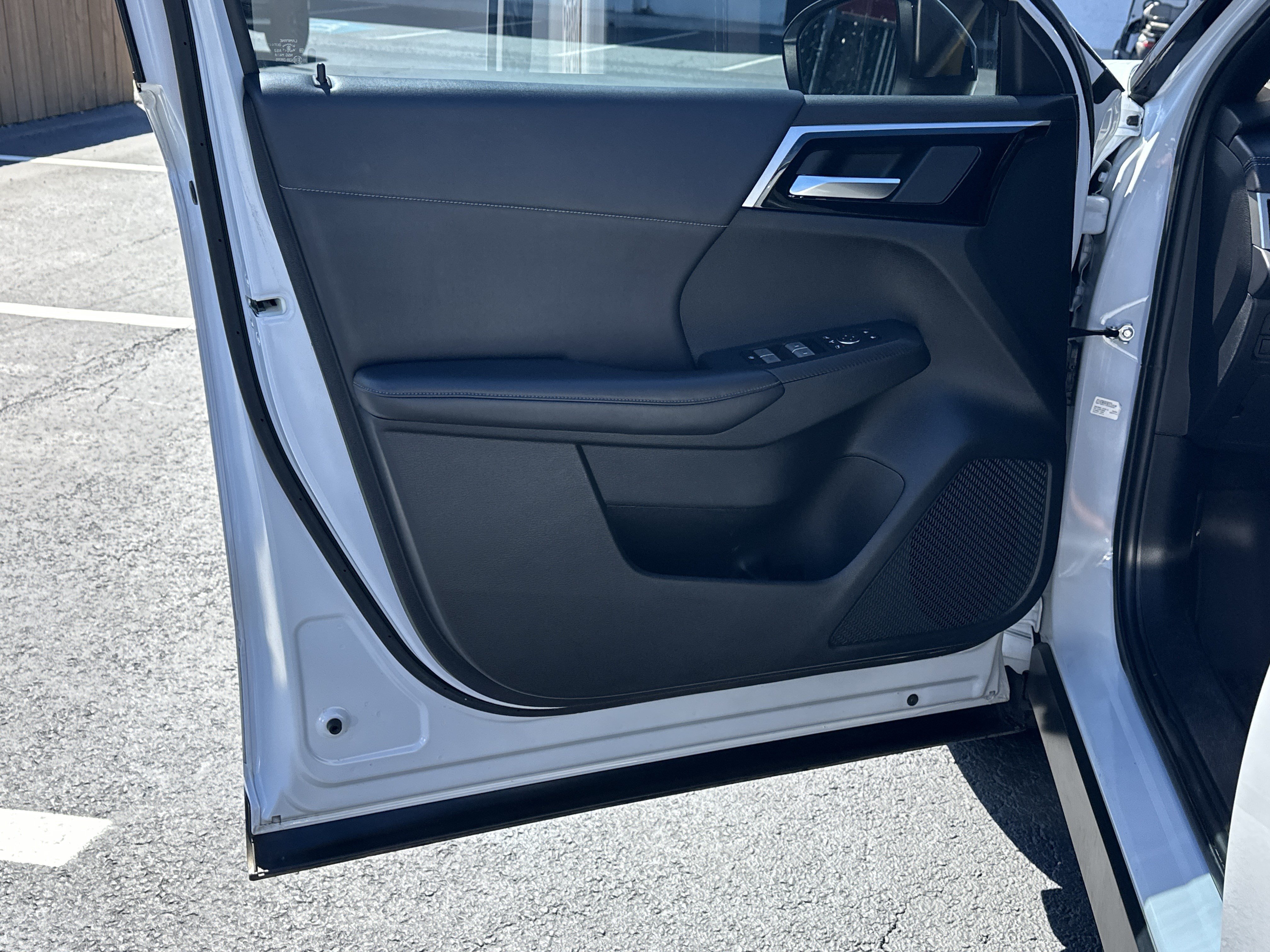 Used 2023 Mitsubishi Outlander SE FWD image 10