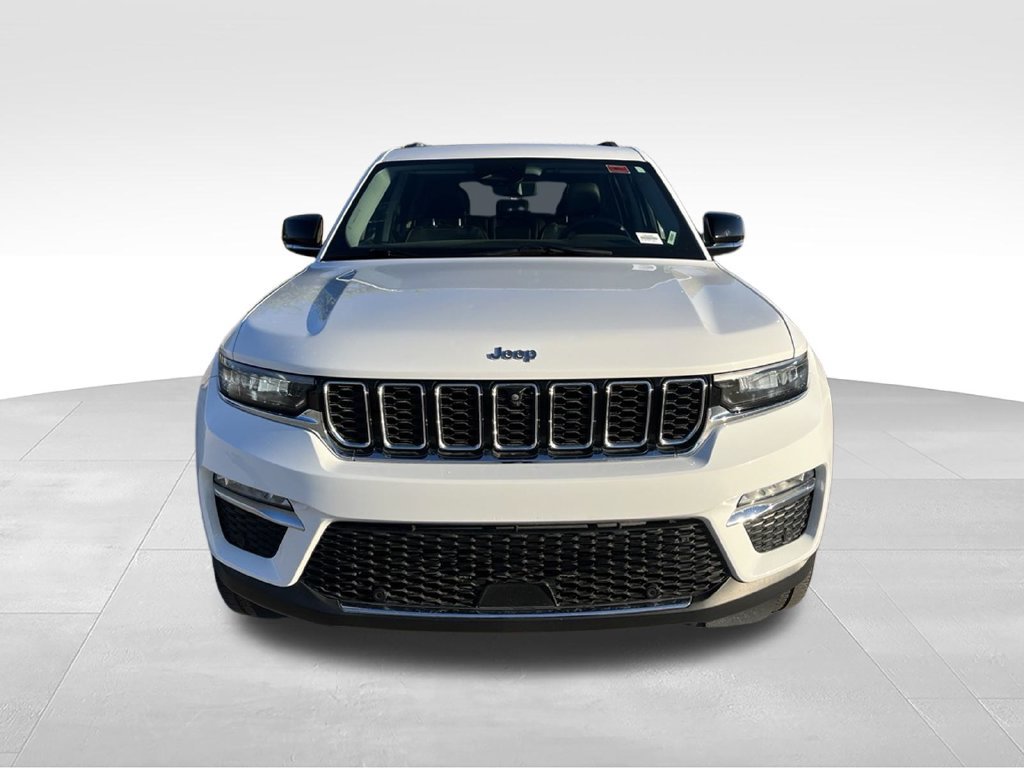 Used 2023 Jeep Grand Cherokee Limited w/ Luxury Tech Group II RWD image 4