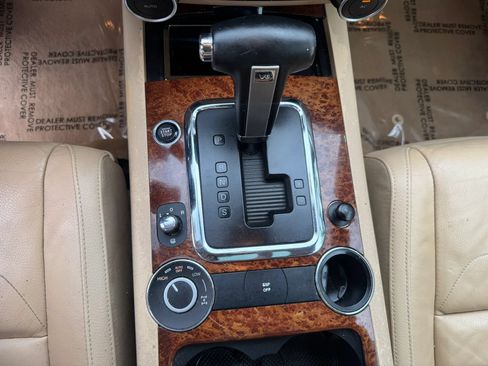 Used 2010 Volkswagen Touareg VR6 AWD/4WD image 17