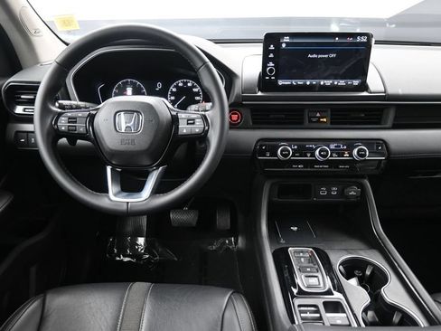 Certified 2023 Honda Pilot Touring image 20