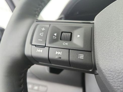 New 2026 Nissan Pathfinder SL FWD image 25