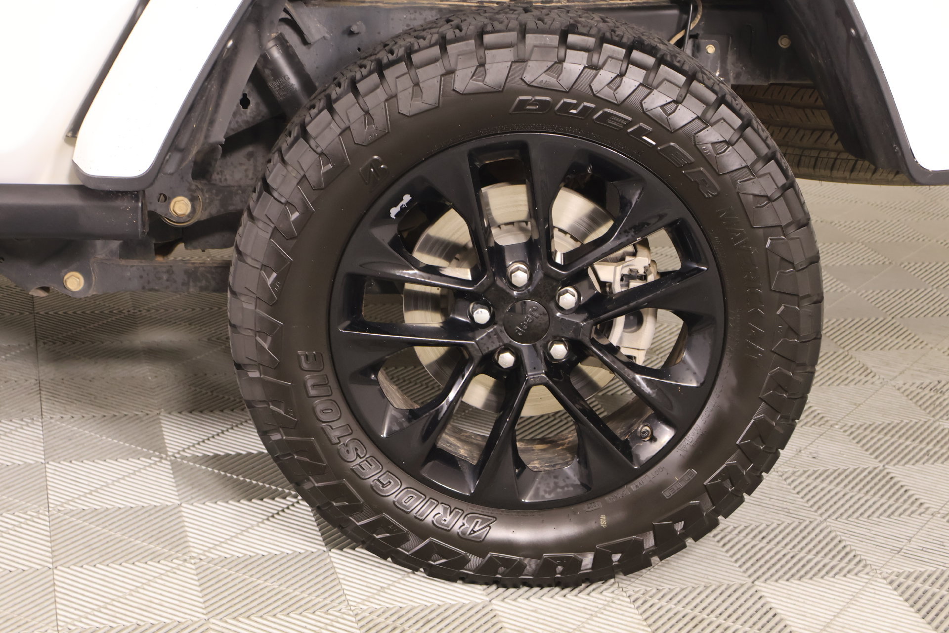 Used 2023 Jeep Gladiator Overland AWD/4WD image 19