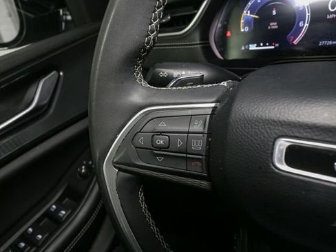 Used 2023 Jeep Grand Cherokee L Altitude image 33