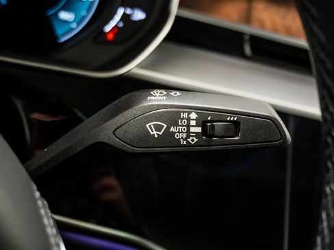 Used 2022 Audi A8 L 3.0T w/ Luxury Package image 35