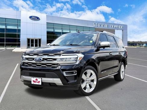 Used 2023 Ford Expedition Platinum RWD image 1