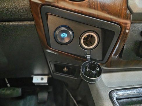 Used 2015 Ford F250 Lariat w/ Lariat Ultimate Package image 64