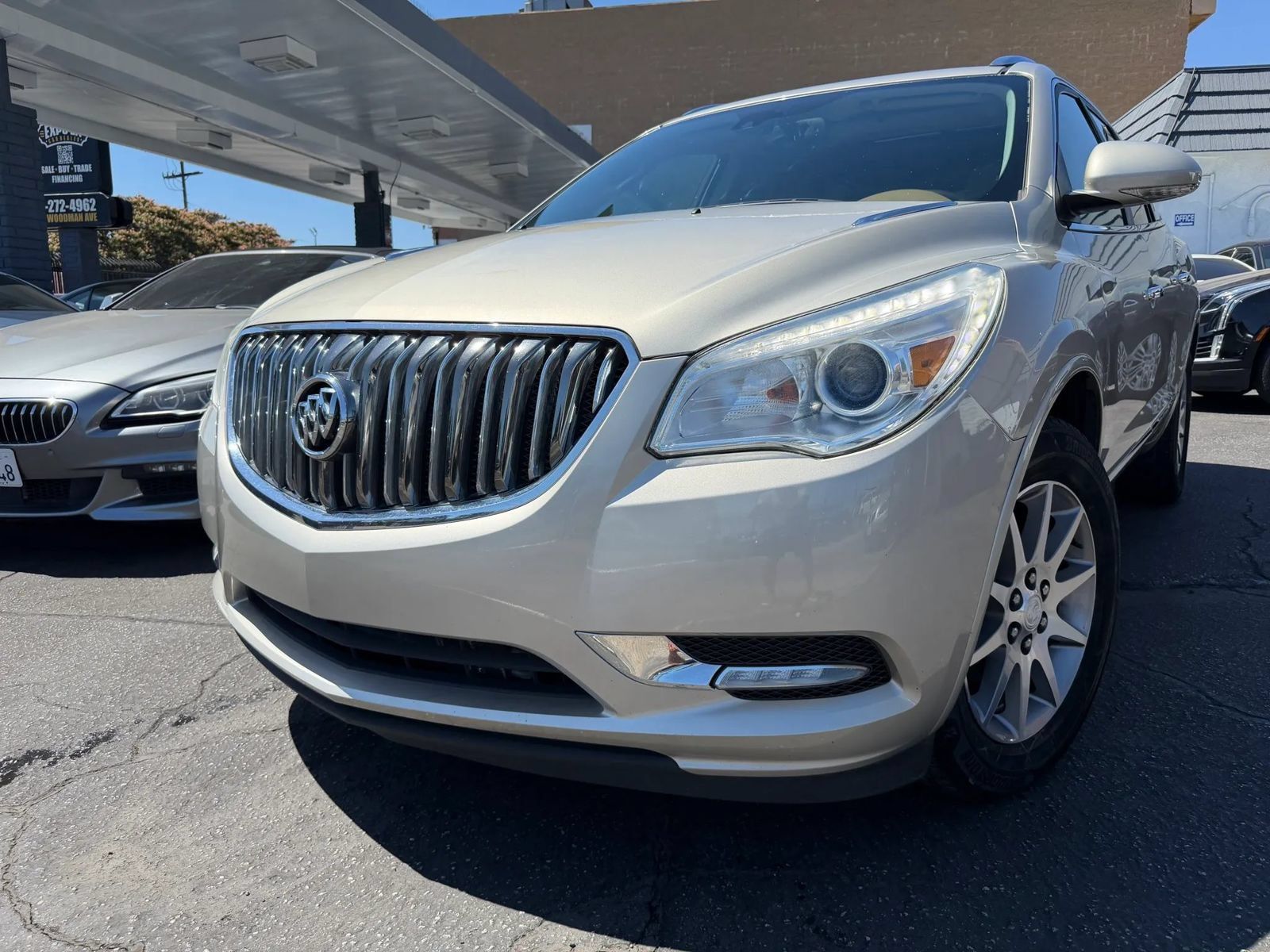 Used 2016 Buick Enclave Leather w/ Trailering Package FWD image 2