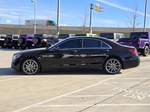 Used 2018 Mercedes-Benz S 560 Sedan image 3