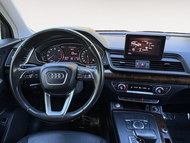 Used 2020 Audi Q5 2.0T Premium AWD/4WD image 2