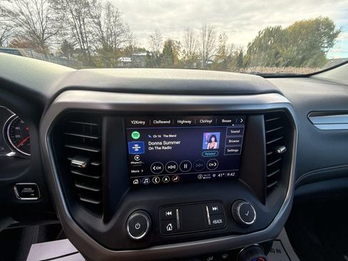 Certified 2023 GMC Acadia AT4 w/ Preferred Package image 19