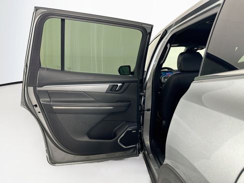 Used 2025 Buick Enclave Preferred FWD image 26
