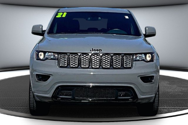 Used 2021 Jeep Grand Cherokee Laredo X AWD/4WD image 2
