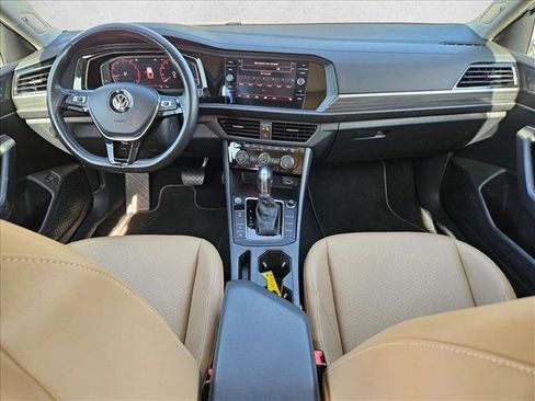 Used 2019 Volkswagen Jetta SEL w/ Cold Weather Package image 17