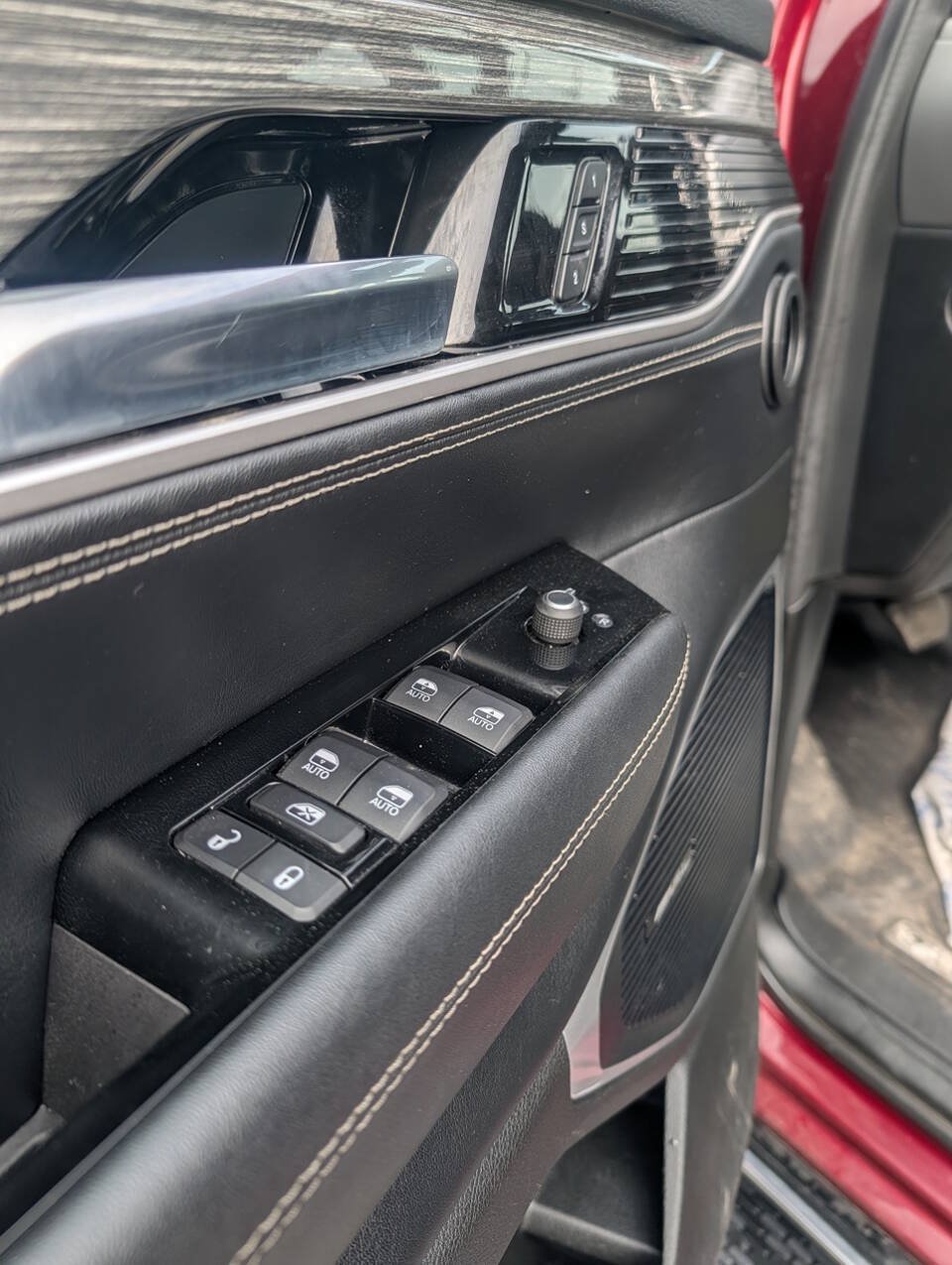 Used 2022 Jeep Wagoneer Series II AWD/4WD image 15
