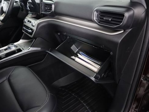 Certified 2022 Ford Explorer XLT w/ Equipment Group 202A image 60