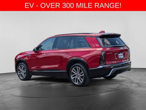 Used 2026 Cadillac Vistiq Sport w/ LPO, Floor Liner Package AWD/4WD image 7