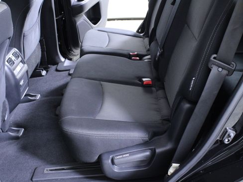 Used 2020 Nissan Pathfinder S image 11