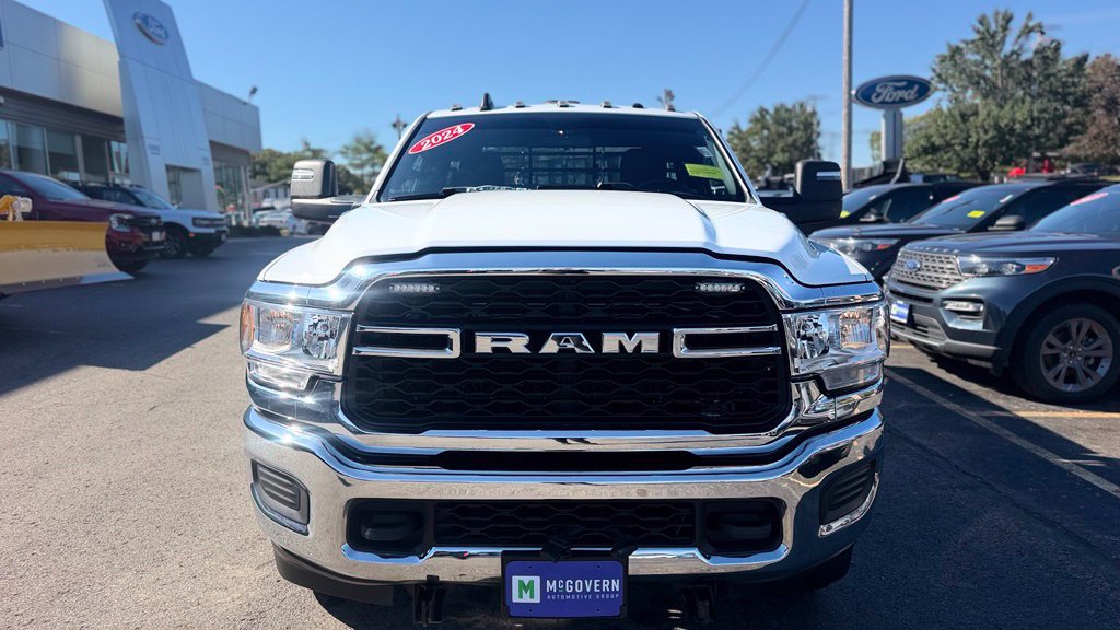 Used 2024 RAM 3500 Tradesman w/ Chrome Appearance Group AWD/4WD image 10