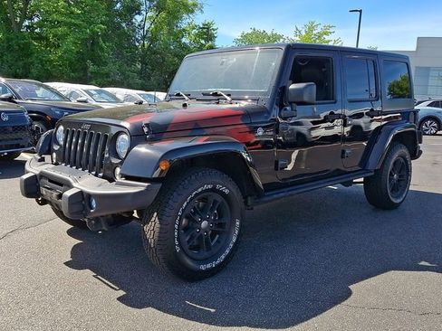 Used 2017 Jeep Wrangler Unlimited Sahara AWD/4WD image 5