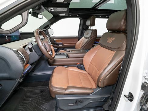 Used 2025 Ford Expedition Max King Ranch image 17