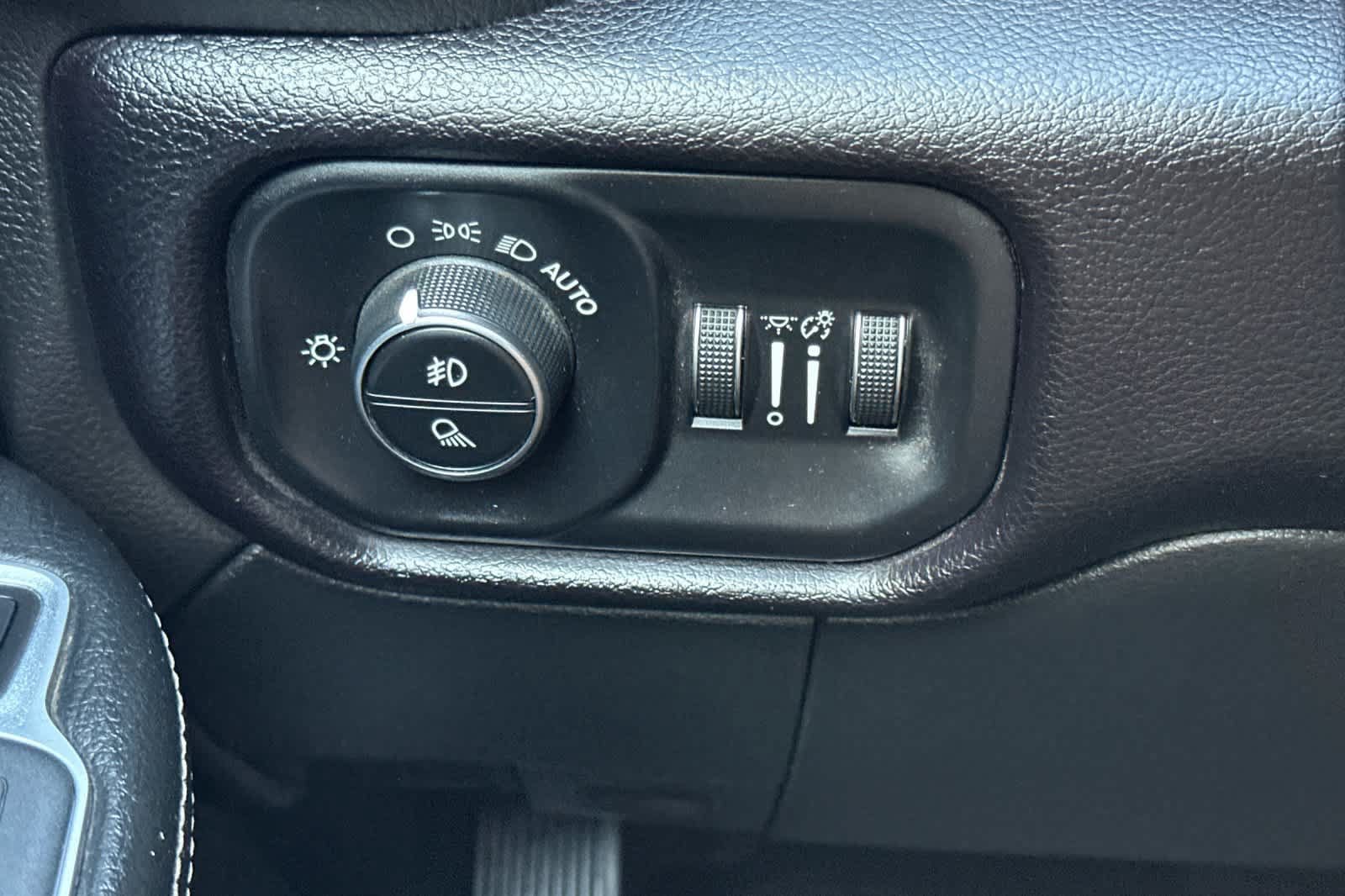 Used 2022 RAM 2500 Laramie AWD/4WD image 33