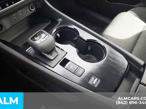 Used 2025 Nissan Rogue SV image 10