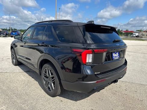 New 2026 Ford Explorer ST-Line w/ ST-Line Street Pack AWD/4WD image 5