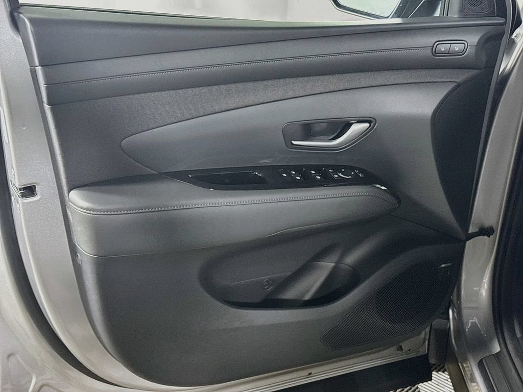 Used 2026 Hyundai Tucson Limited AWD/4WD image 10