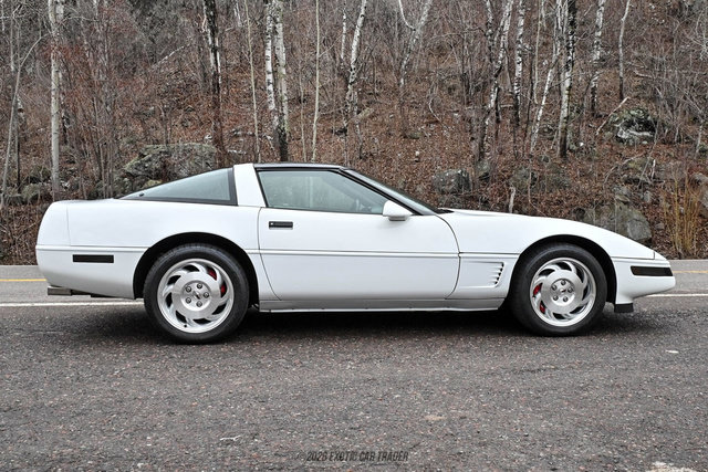 Used 1995 Chevrolet Corvette Coupe RWD image 9